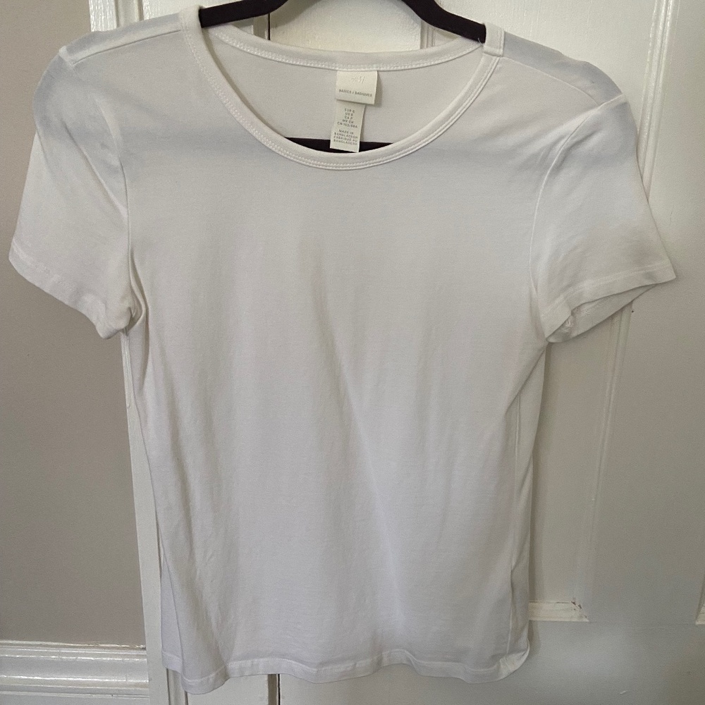 ✨FREE in 2+ item bundle✨ H&M Basics white crewneck t shirt